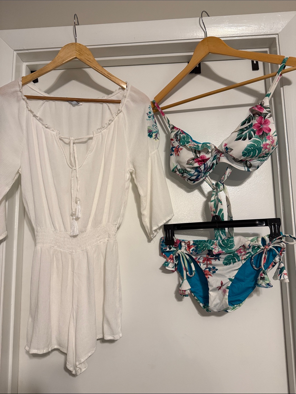 Isabella Rose Floral Tie-Front Underwire Bikini Set In White & Teal